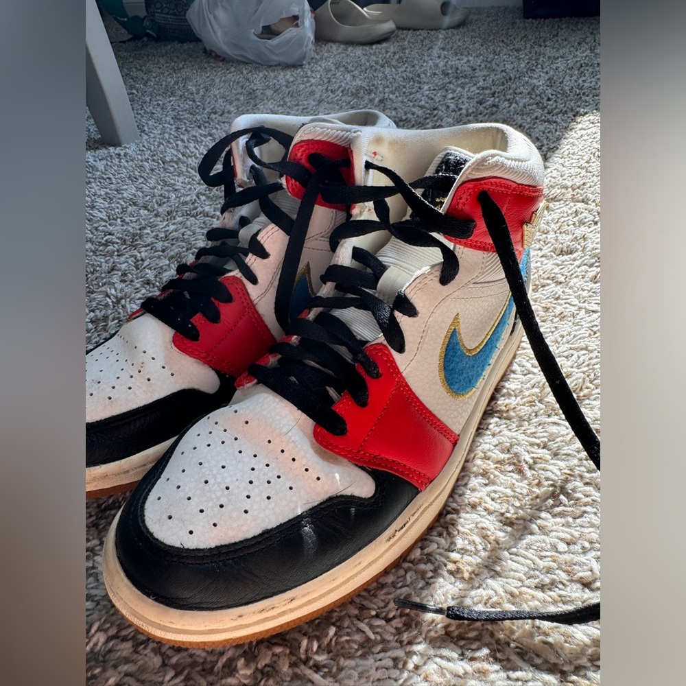 Jordan 1s - Picture 2 of 4